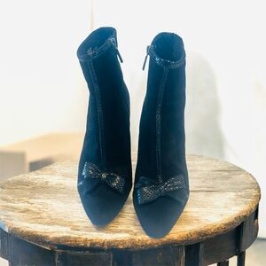 Karl Lagerfeld Mona Ankle Suede Black boots bow snake skin pointed toe 10